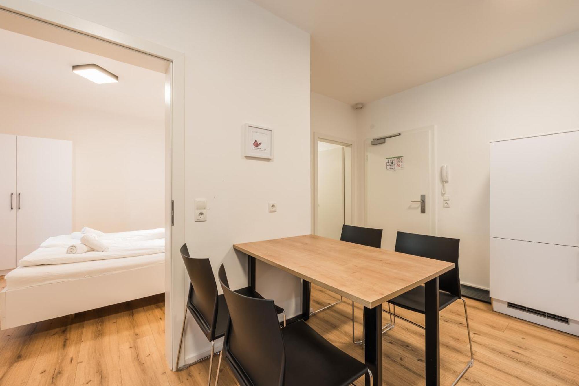 Myquartier Central City Suites Инсбрук Экстерьер фото