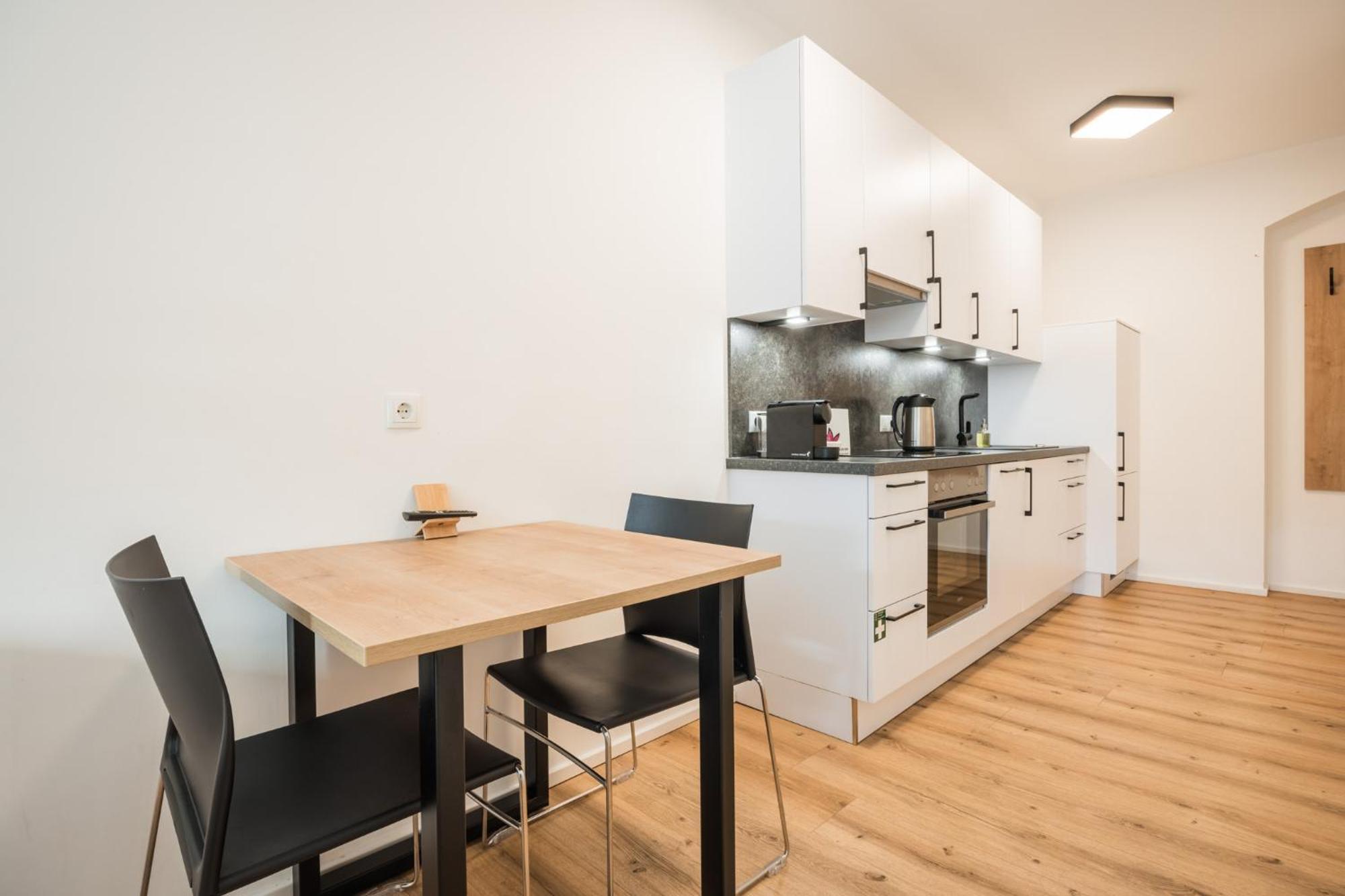 Myquartier Central City Suites Инсбрук Экстерьер фото